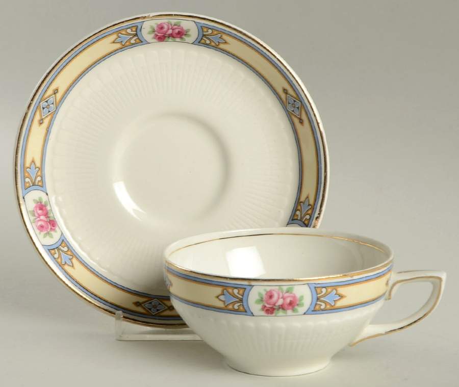 Rosemary Flat Cup & Saucer Set by Wedgwood-1