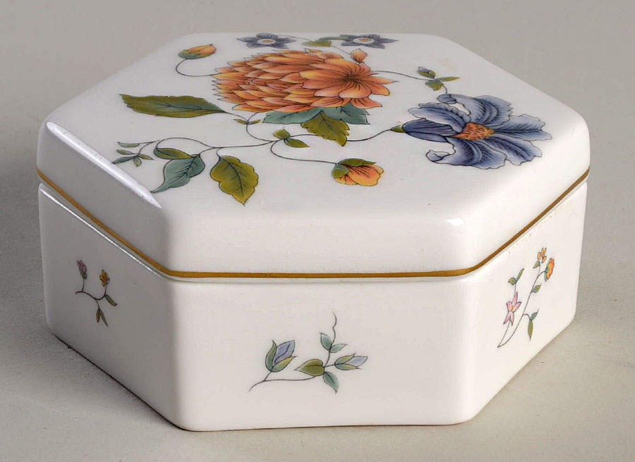 Rosemeade Hexagonal Box & Lid by Wedgwood-1