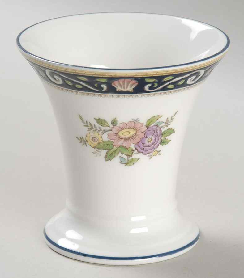 Runnymede Blue Posey Pot by Wedgwood-1