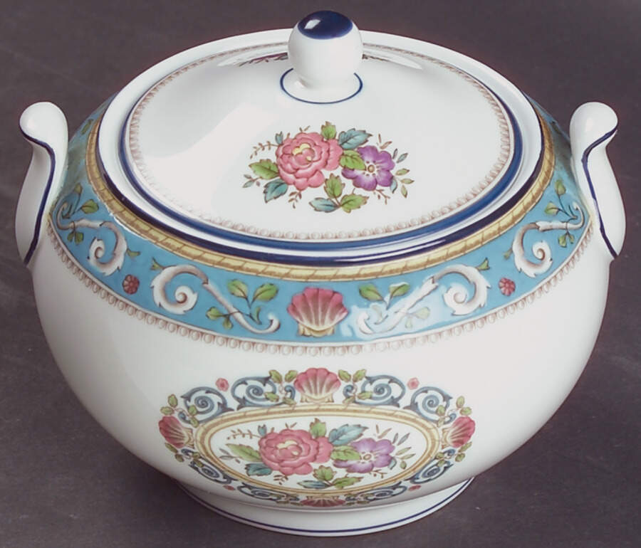 Runnymede Turquoise (Pink Shells, Floral Center) 146 Shape Sugar Bowl & Lid by Wedgwood-1