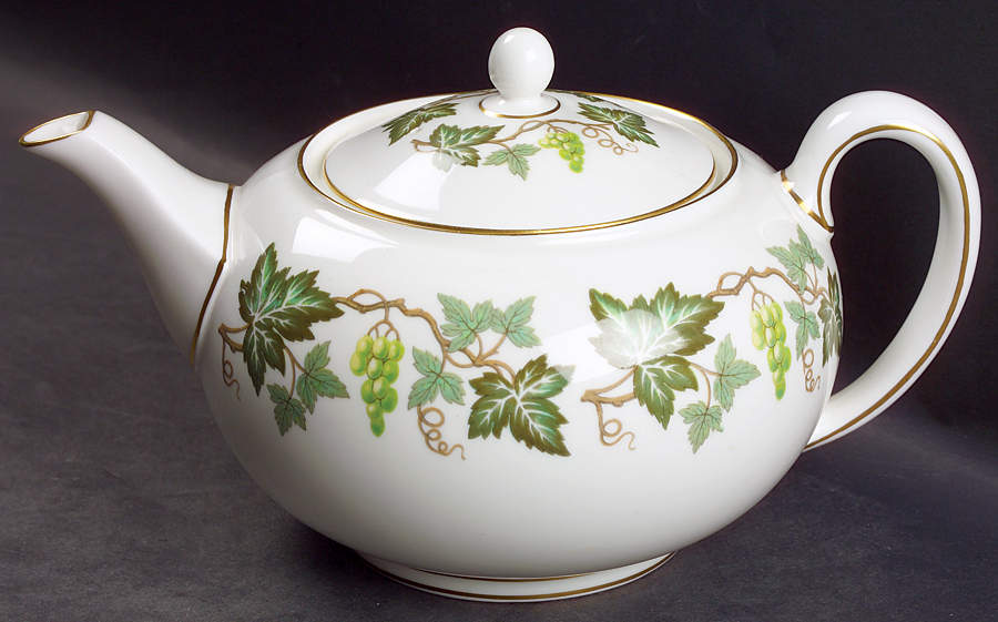 Santa Clara Teapot & Lid by Wedgwood-1