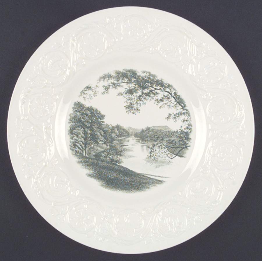 Smith College Green Dinner Plate by Wedgwood-1
