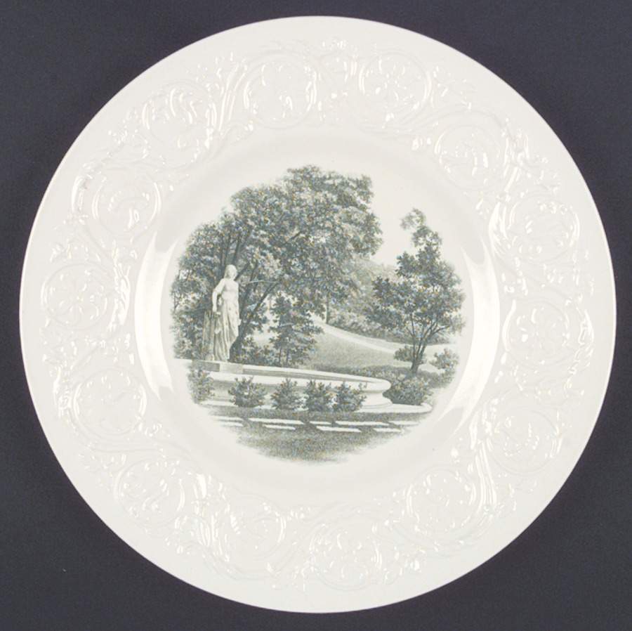 Smith College Green Dinner Plate by Wedgwood-1