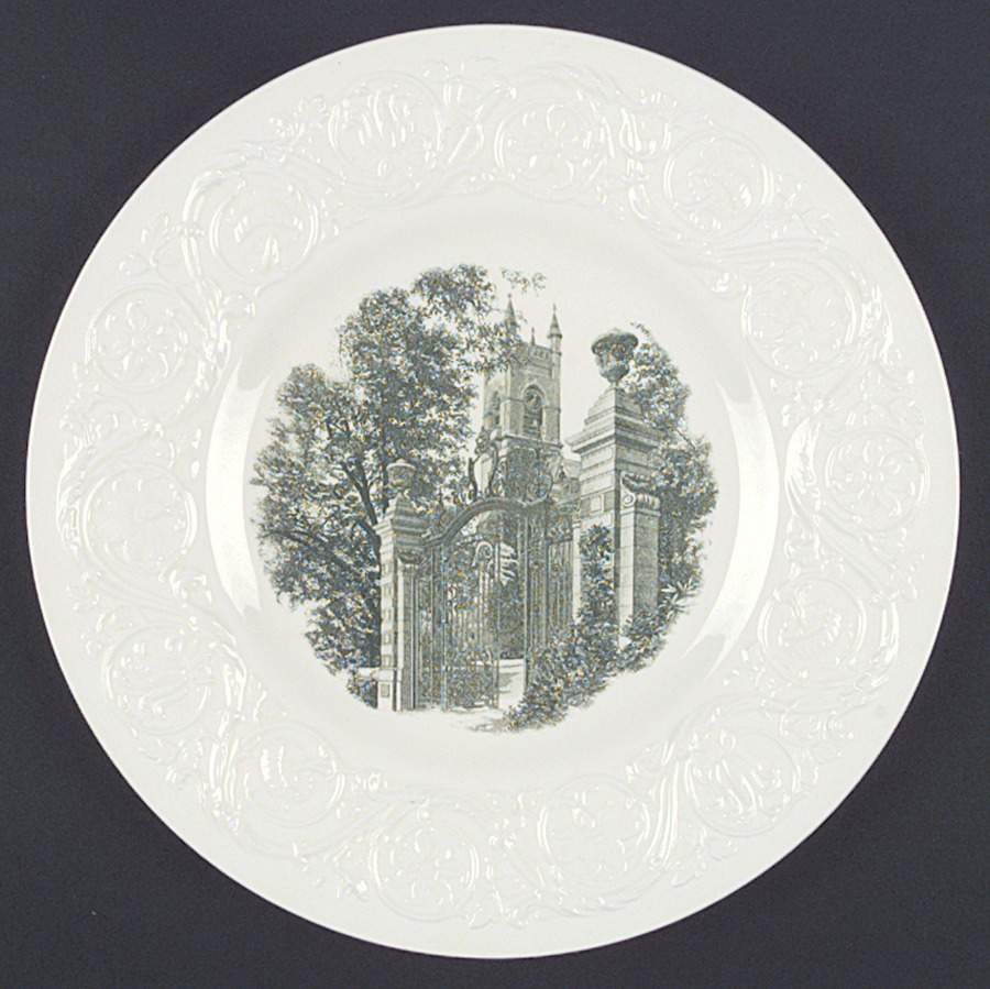 Smith College Green Dinner Plate by Wedgwood-1