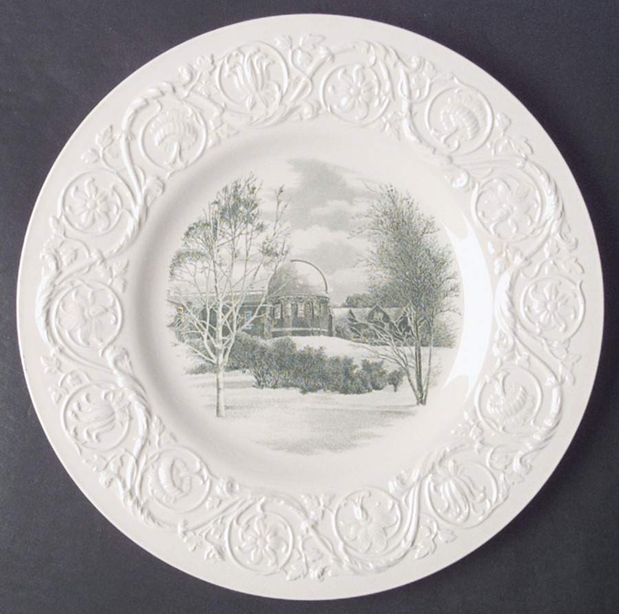 Smith College Green Dinner Plate by Wedgwood-1