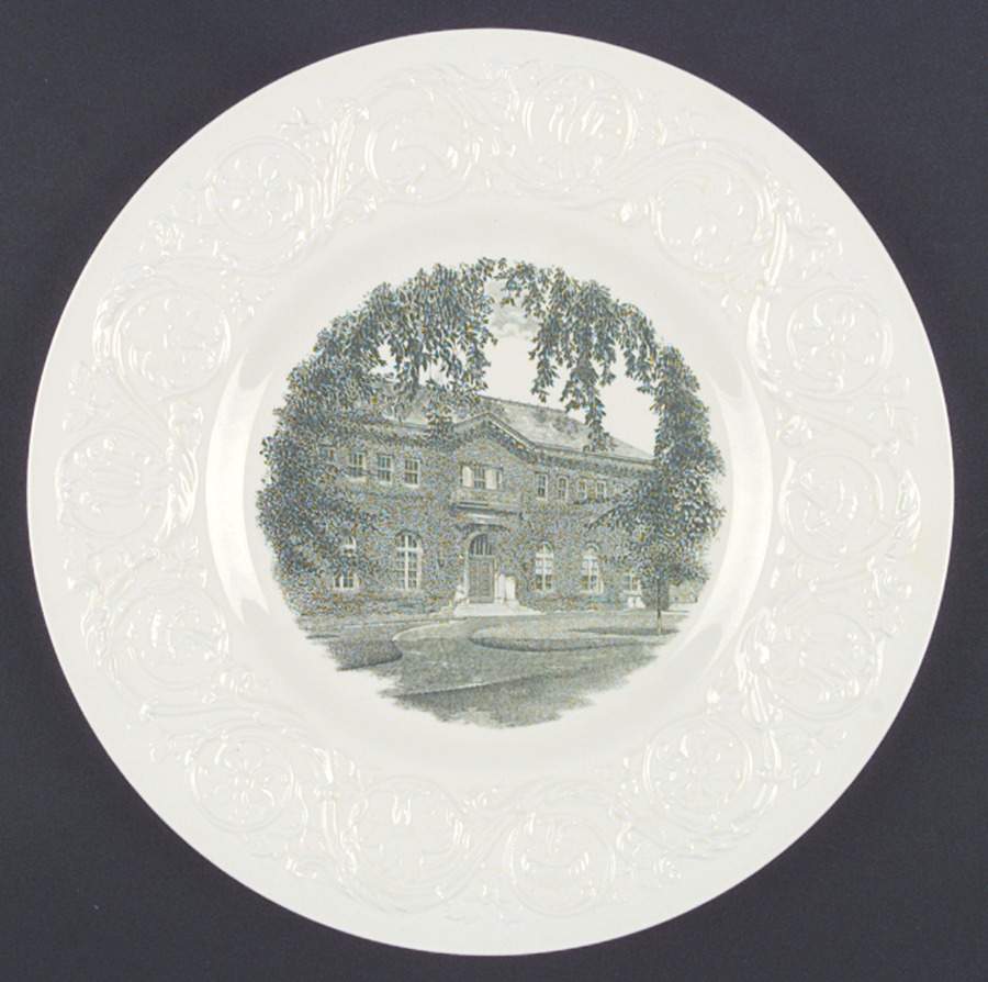 Smith College Green Dinner Plate by Wedgwood-1