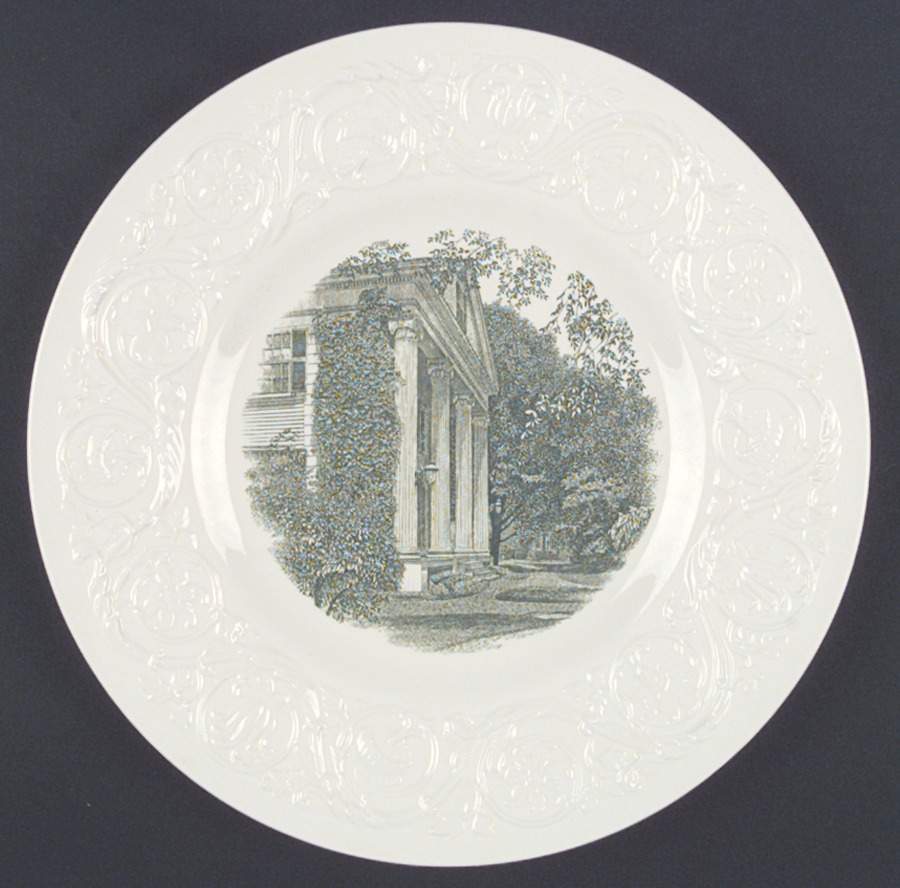 Smith College Green Dinner Plate by Wedgwood-1