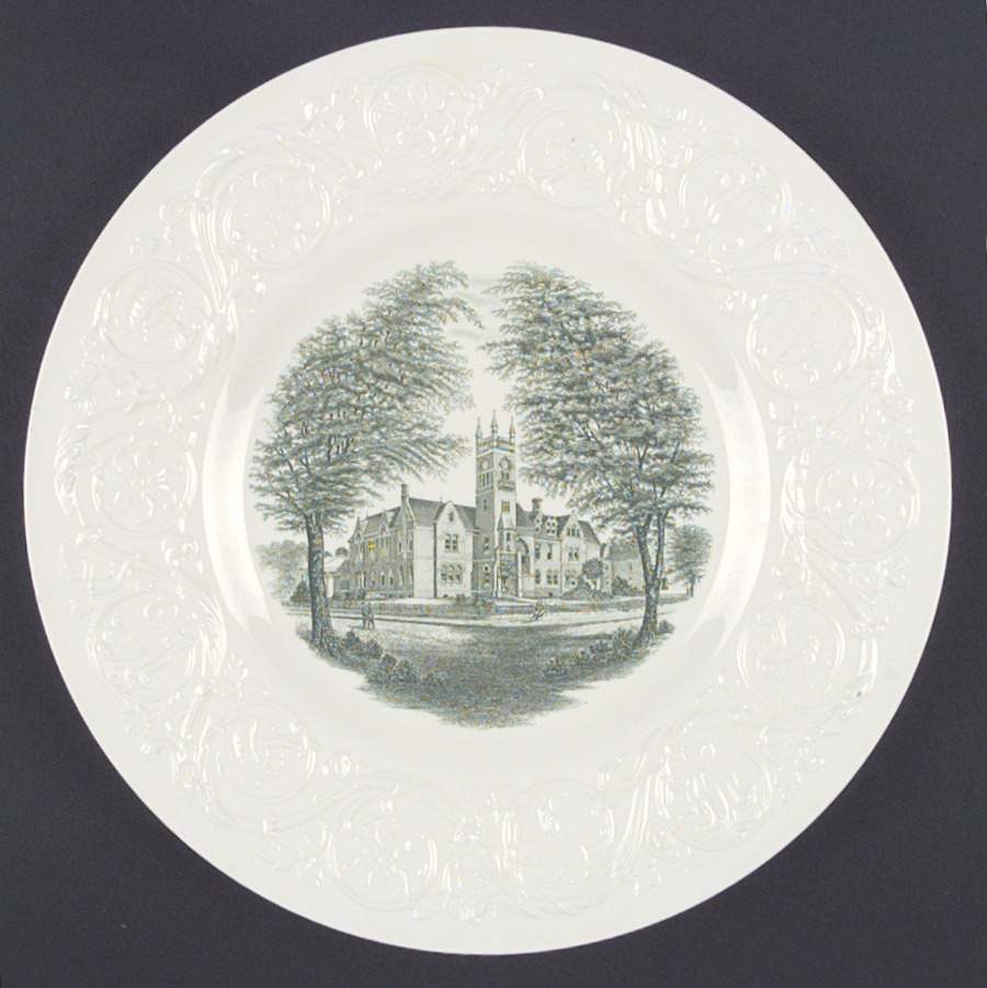 Smith College Green Dinner Plate by Wedgwood-1