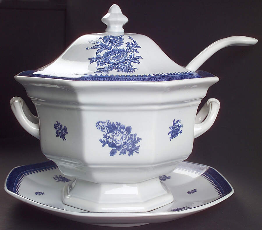 Springfield Tureen & Lid w/Ladle & Underplate by Wedgwood-1