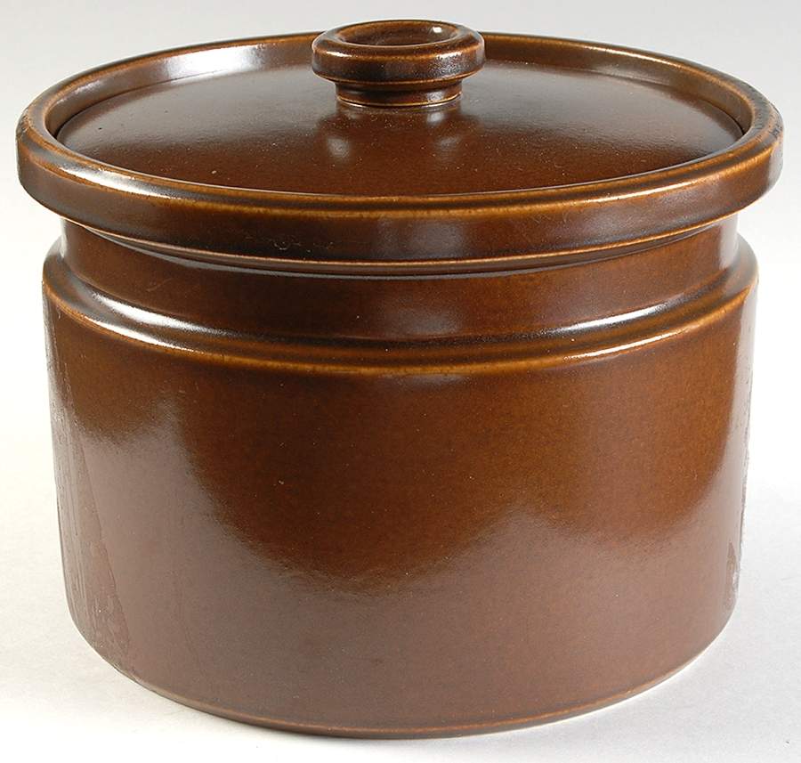 Sterling 3 Quart Round Covered Casserole by Wedgwood-1