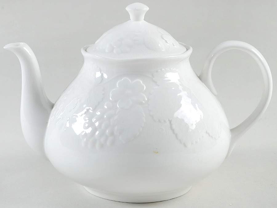 Strawberry & Vine (Bone Or Earthenware) Teapot & Lid by Wedgwood-1