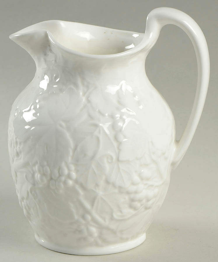 Strawberry & Vine (Bone Or Earthenware) 24 Oz Jug by Wedgwood-1