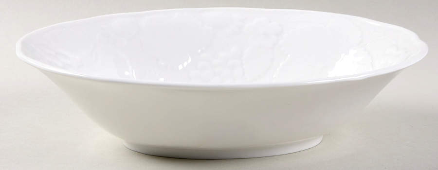 Strawberry & Vine (Bone Or Earthenware) 10" Oval Vegetable Bowl by Wedgwood-1