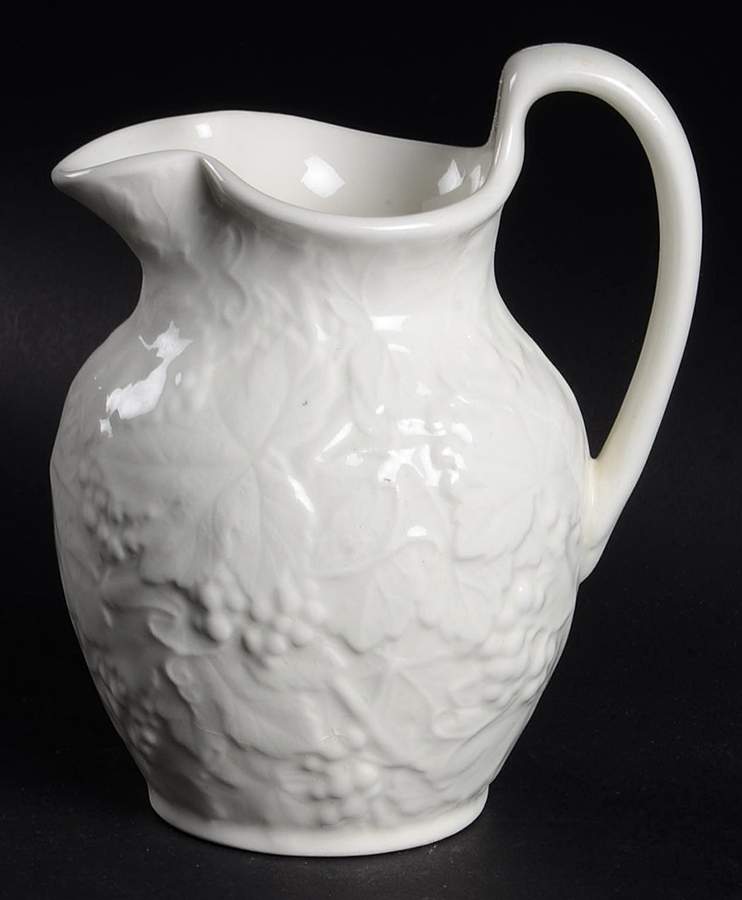 Strawberry & Vine (Bone Or Earthenware) 10 Oz Jug by Wedgwood-1