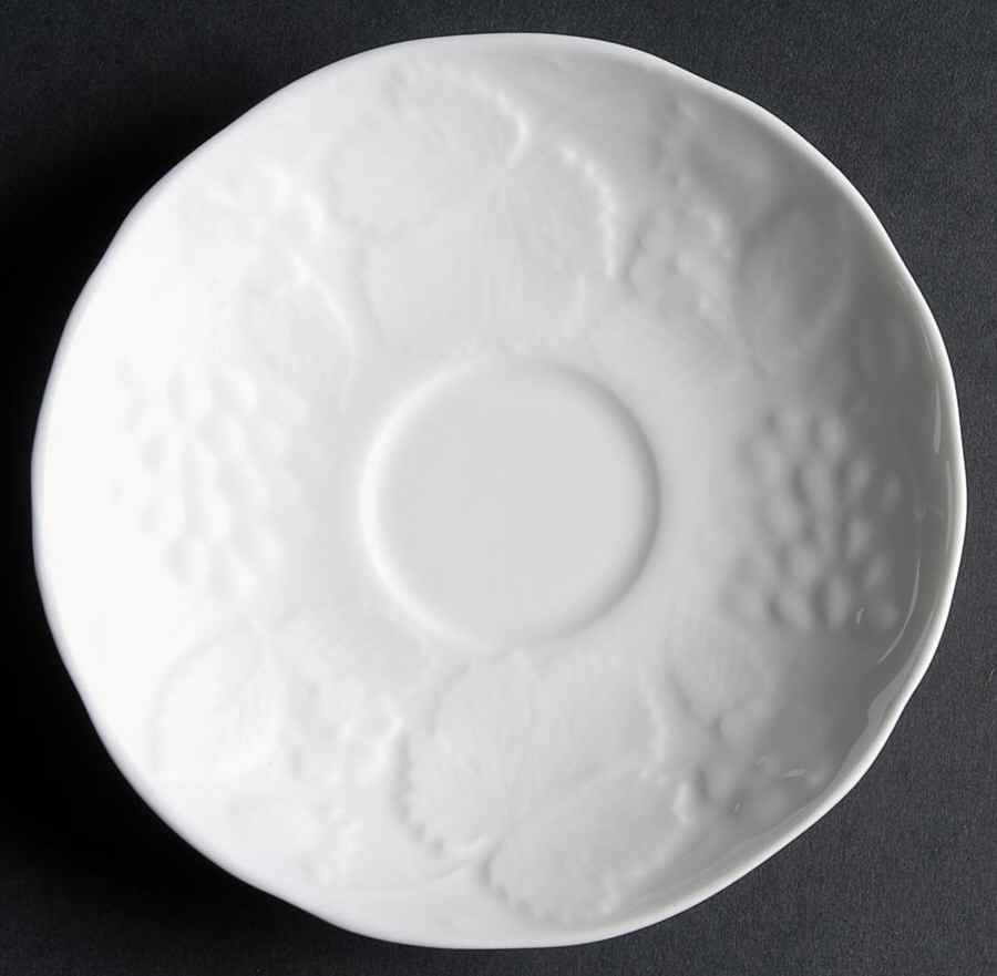 Strawberry & Vine (Bone Or Earthenware) Saucer by Wedgwood-1