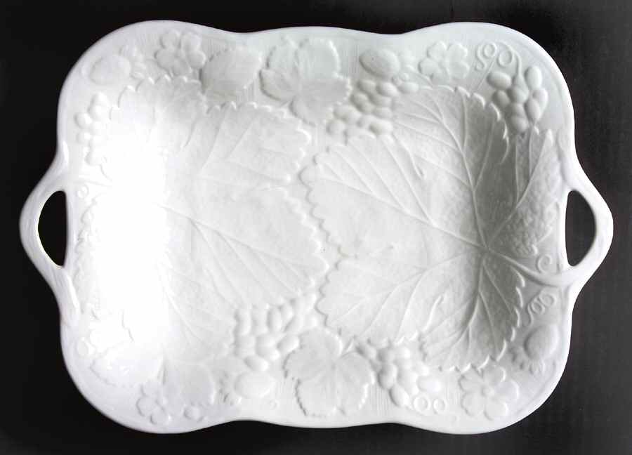 Strawberry & Vine (Bone Or Earthenware) Oblong Compotier by Wedgwood-1