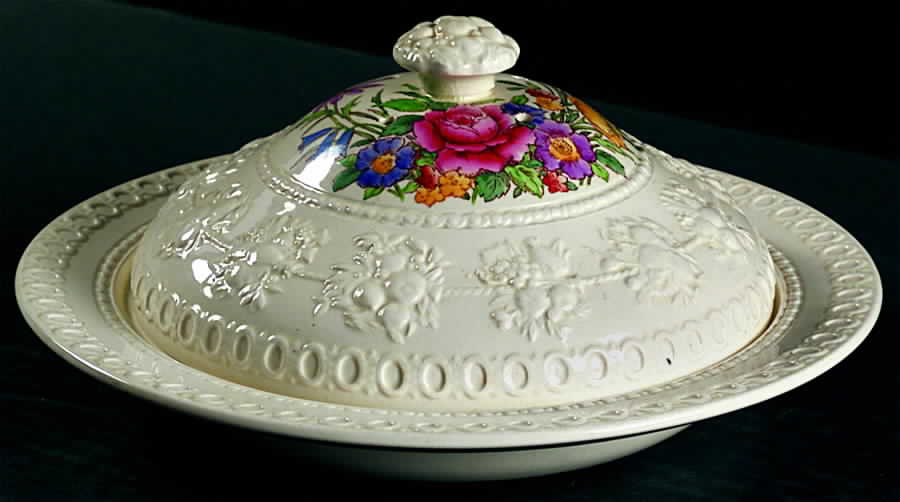 Tintern Muffin Dish & Lid by Wedgwood-1