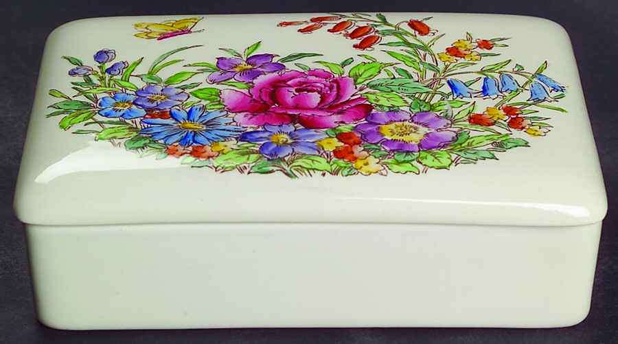 Tintern Cigarette Box & Lid by Wedgwood-1