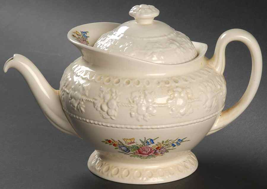 Tintern Teapot & Lid by Wedgwood-1