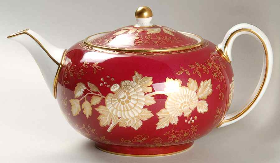 Tonquin Ruby Teapot & Lid by Wedgwood-1