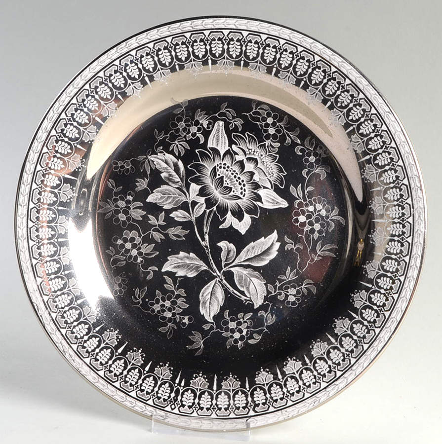 Tonquin Silver Lustre Luncheon Plate by Wedgwood-1