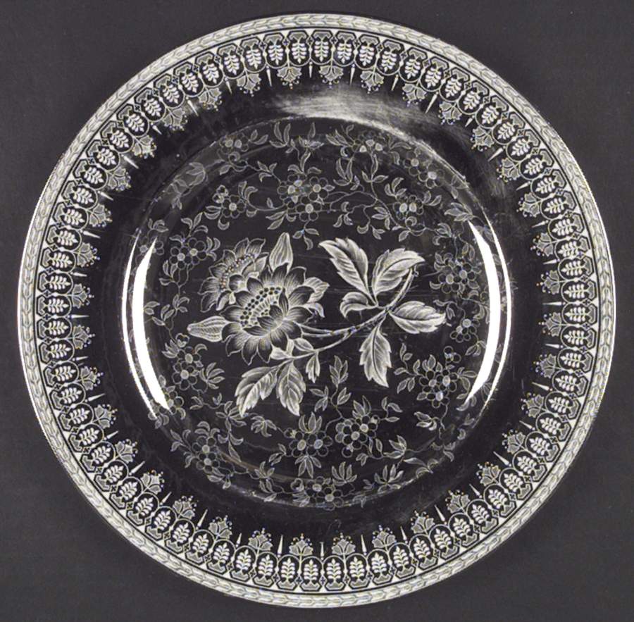 Tonquin Silver Lustre Dinner Plate by Wedgwood-1