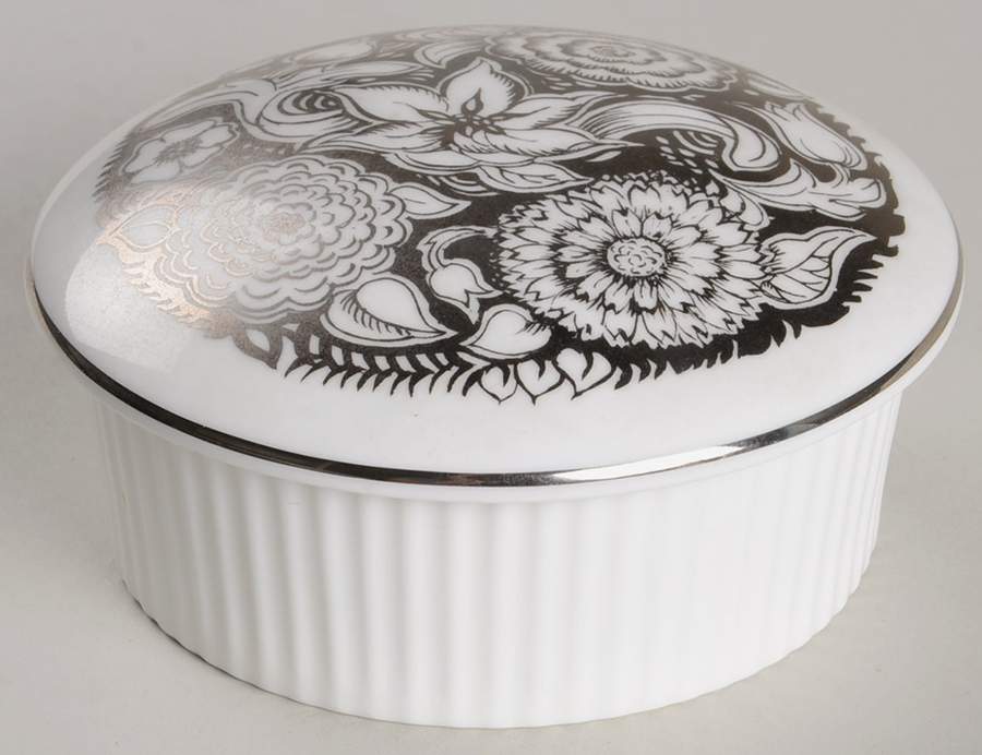 Tonquin Silver Lustre Round Box & Lid by Wedgwood-1