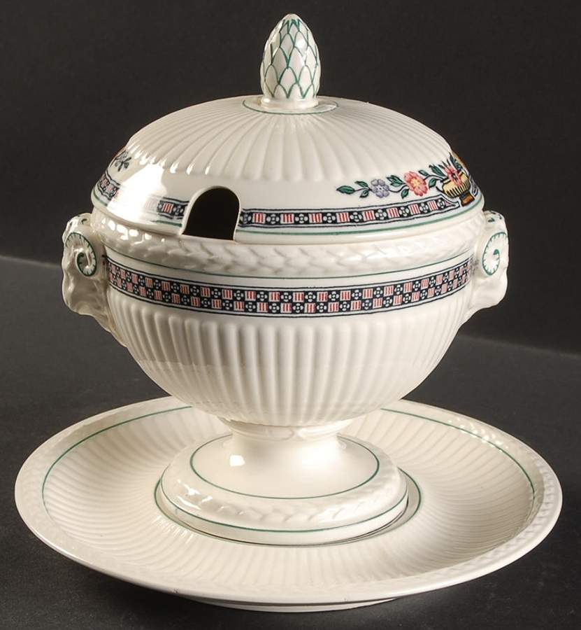 Trentham Red Sauce Boat & Lid with Underplate by Wedgwood-1