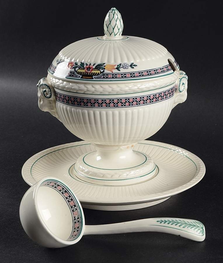 Trentham Red Sauce Boat & Lid & Underplate & Ladle by Wedgwood-1