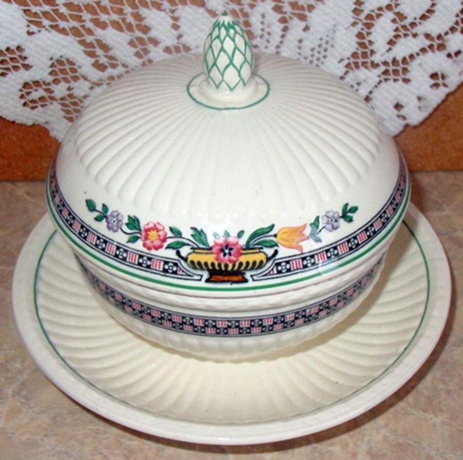 Trentham Red Round Covered Butter with Attached Underplate by Wedgwood-1