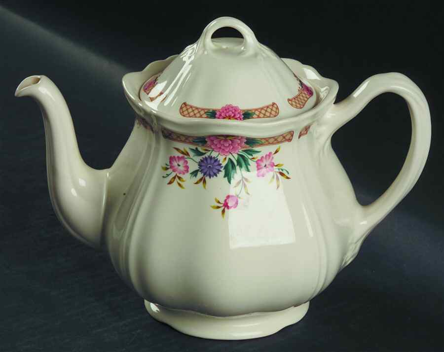 Trellis Flower Teapot & Lid by Wedgwood-1