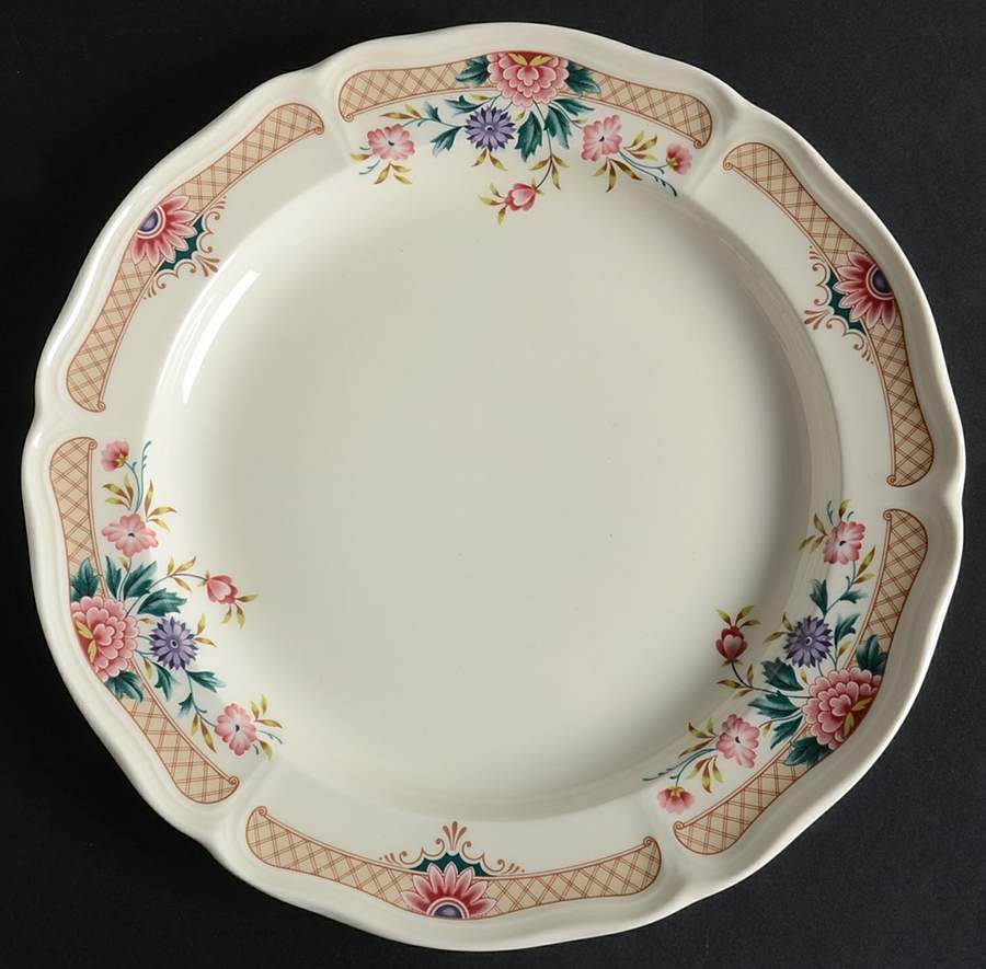 Trellis Flower Luncheon Plate by Wedgwood-1