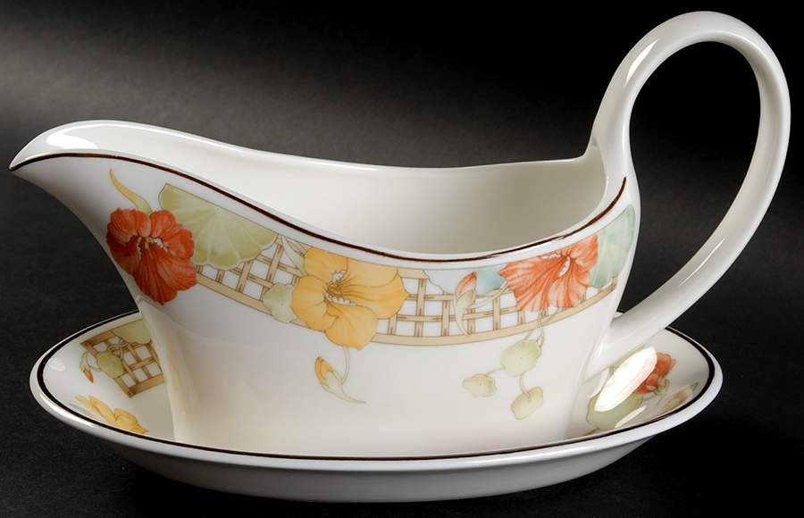 Trellis Flower Gravy Boat & Underplate by Wedgwood-1