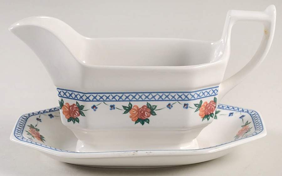 Trellis Rose Gravy Boat & Underplate/Relish by Wedgwood-1