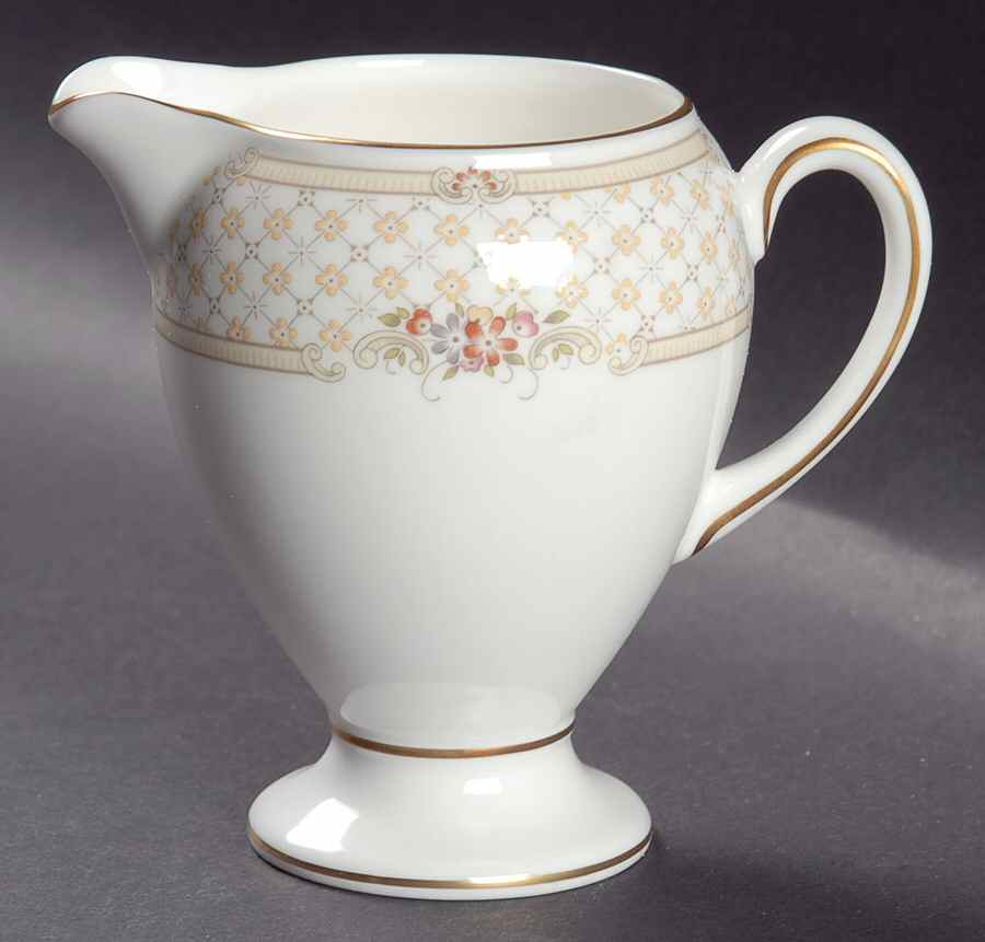 Turnberry Creamer by Wedgwood-1