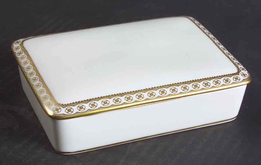 Ulander Gold Cigarette Box & Lid by Wedgwood-1