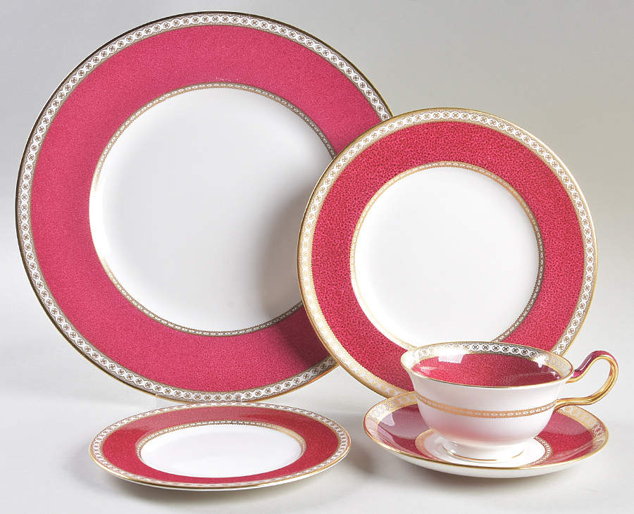 Ulander Powder Ruby 40 Piece Estate Set by Wedgwood-1