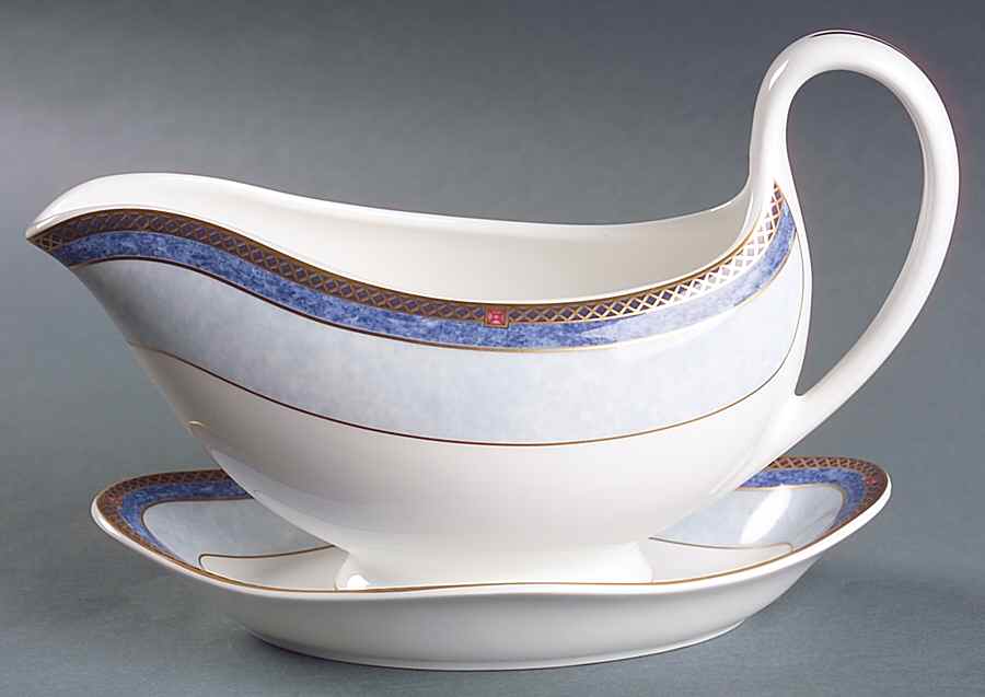 Valencia Gravy Boat & Underplate by Wedgwood-1