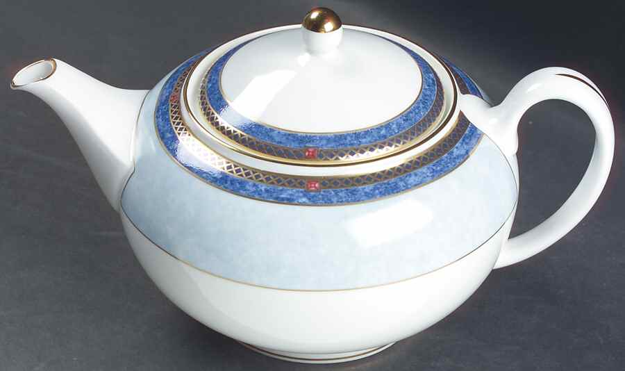 Valencia Teapot & Lid by Wedgwood-1