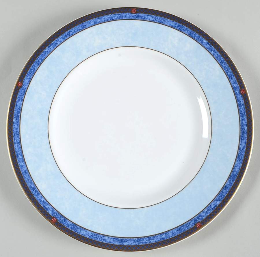 Valencia Luncheon Plate by Wedgwood-1