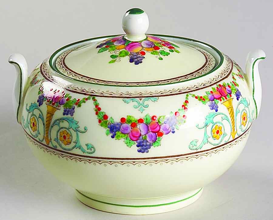 Ventnor (Ivory Background) 146 Shape Sugar Bowl & Lid by Wedgwood-1