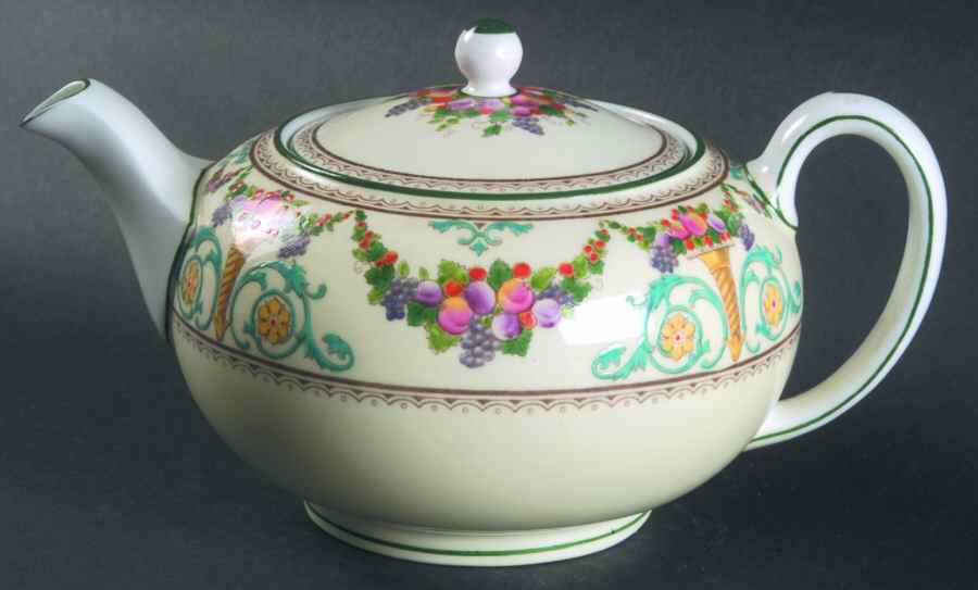 Ventnor (Ivory Background) Teapot & Lid by Wedgwood-1