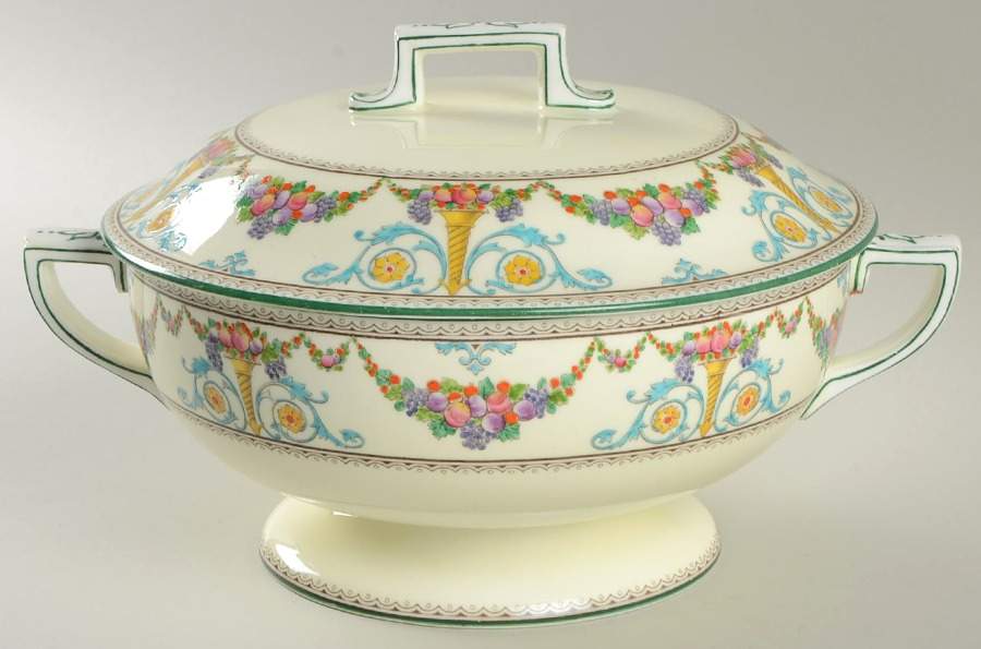 Ventnor (Ivory Background) Round Covered Vegetable by Wedgwood-1