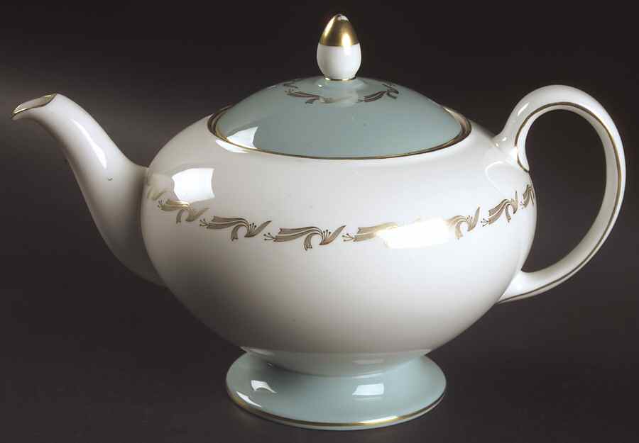 Venus Gold Design Teapot & Lid by Wedgwood-1