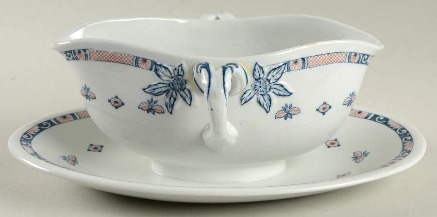 Vieux Rouen Gravy Boat with Attached Underplate by Wedgwood-1
