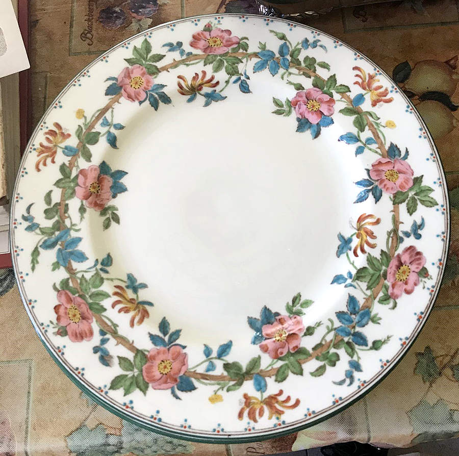 Woodbine & Honeysuckle Dinner Plate by Wedgwood-1