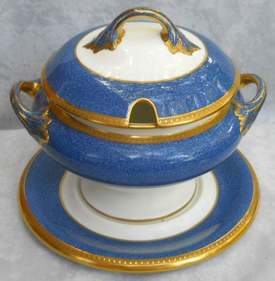 W4232 Sauce Boat & Lid with Underplate by Wedgwood-1