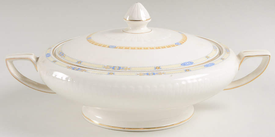 Wakefield (Imperial Ivory, Rim) Round Covered Vegetable by Wedgwood-1
