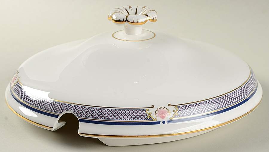 Waverley Lid for Tureen by Wedgwood-1