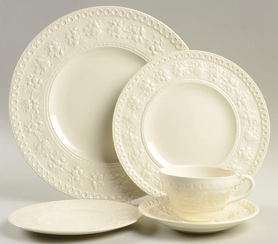 Wellesley 5 Piece Place Setting by Wedgwood-1